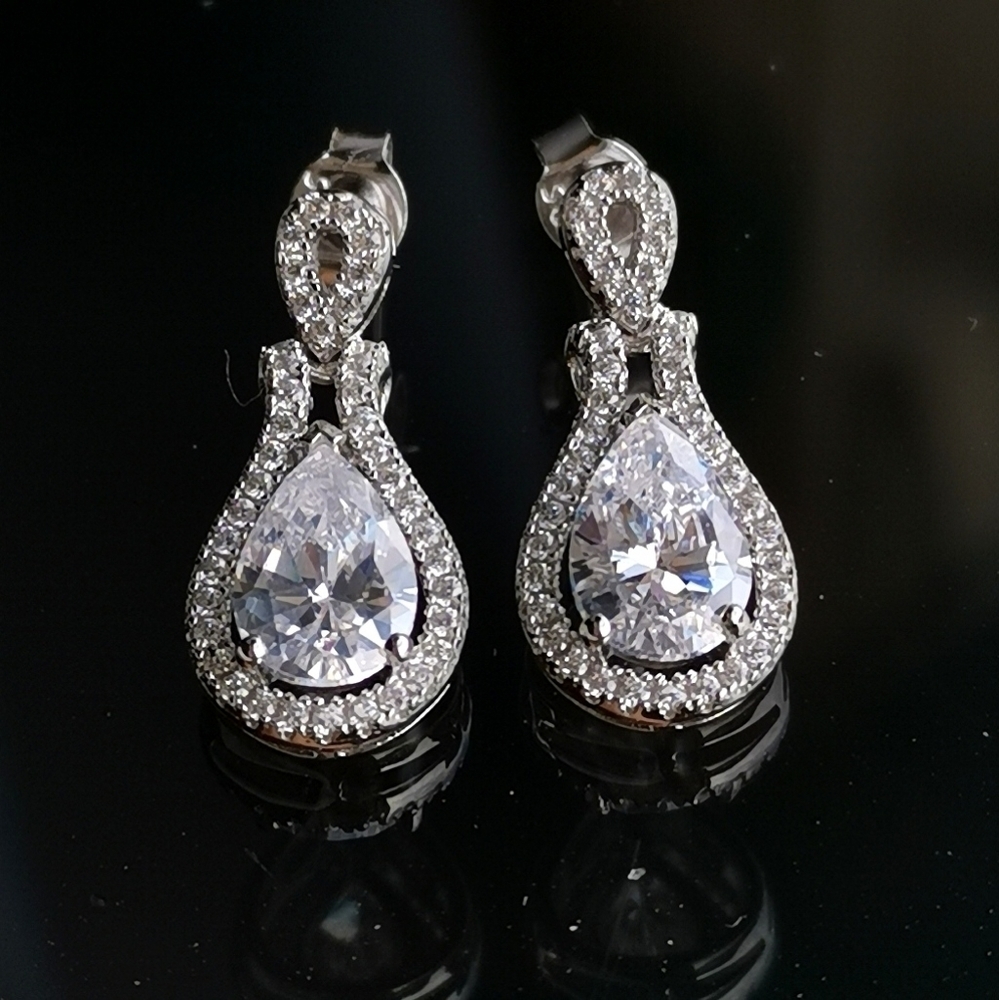 Nwt Sterling Silver CZ teardrop earrings